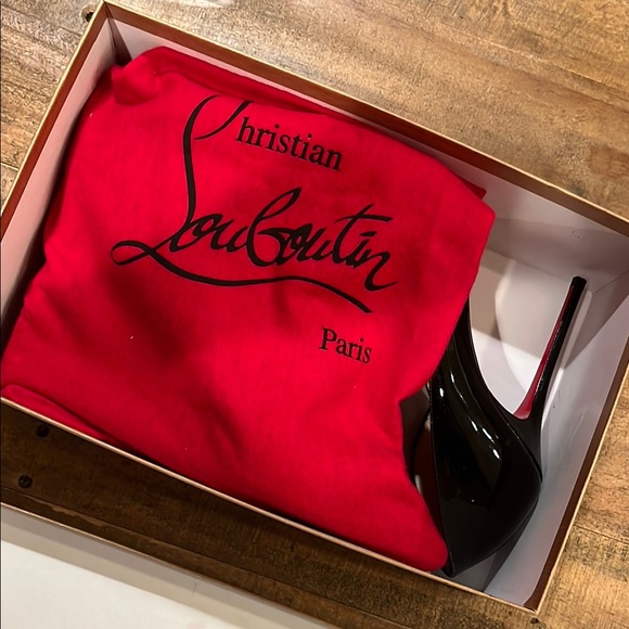 Christian Louboutin Iriza Black Patent Leather 100mm Heels - Size 41 (11)